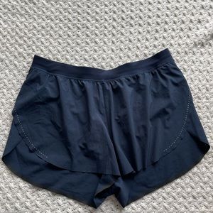 Lululemon Find Your Pace short size 12- Navy Blue